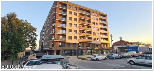 2,5 Namešten, odlična zgrada i lokacija