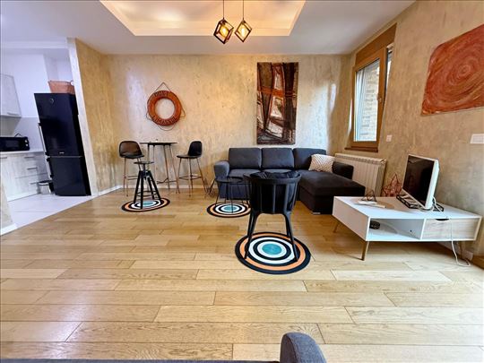 A blok, lux, stan sa baštom, ID 22830