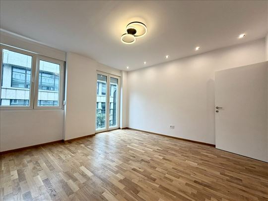 Dvosoban stan kod Palate pravde, renoviran, 45m2