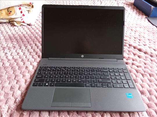 HP 250 G8 i3-1115G4/8GB DDR4/512GB SSD -kao nov-
