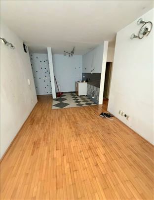 Idealan za poslovni prostor