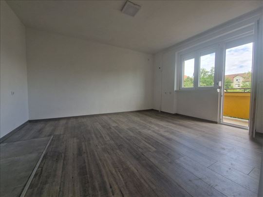 Jednoiposoban stan 33 m², potpuno renoviran!