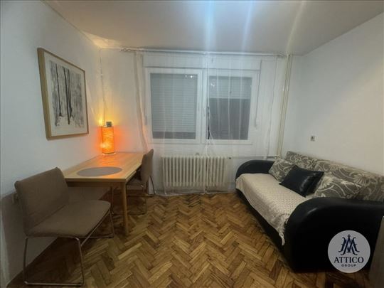 Jednoiposoban stan na Detelinari – 32m², dugoročan