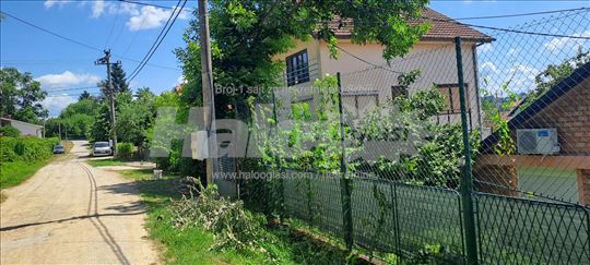 KUĆA 180 m² na 4 ara placa - Banja Vrujci