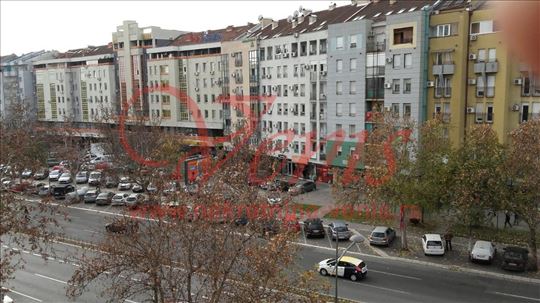 Bulevar oslobođenja – ulični lokal 28m2