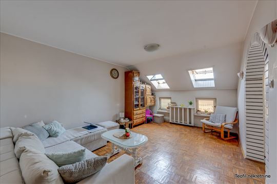 Duplex sa dva ulaza u centru, 105(L+T), 2 stana