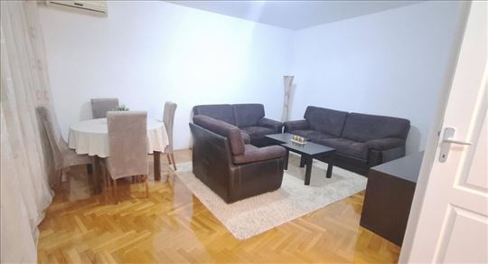 Dvosoban,renoviran,namešten stan,42 m2,Temerinska
