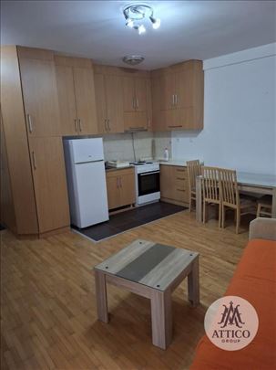 Dvosoban stan sa terasom – Novo Naselje, 43m²