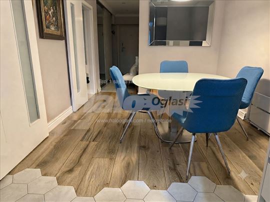 Fantastičan trosoban stan 76m² na Bul.Kralja Petra