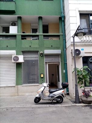 Lokal sa izlogom