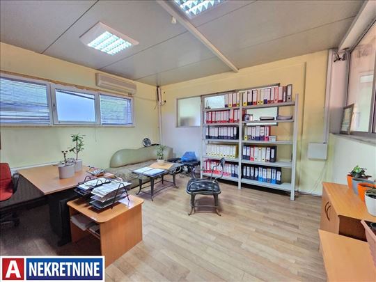 Poslovni prostor - hala 1400 m², Surčin