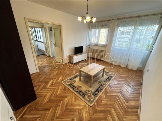 Stan,Novi Sad,Železnička Stanica,kv: 55.00