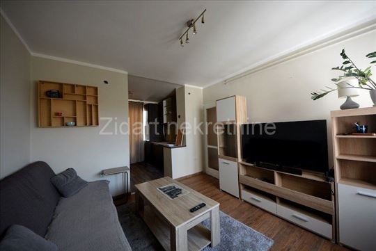 Zemun, Kosovska, 2.0, 40m2+T, parking u dvorištu