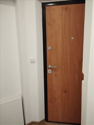 0,5,Centar,Kapetan Mišina,18m2,IV,lift,nameštena