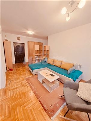 Izdaje se potpuno namesten dvosoban stan od 50 m²