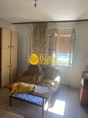 Lok, Titel kuća 108m2, plac 14 ari