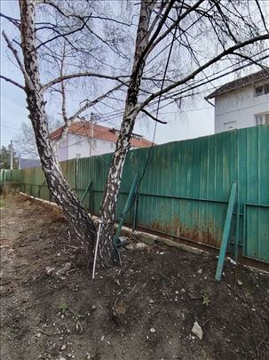 Metalna ograda duzine 20m visine 2m 