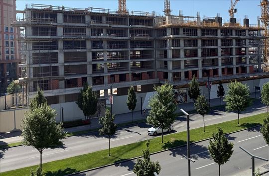 Најповољнији стан у Бг на води- поглед на реку