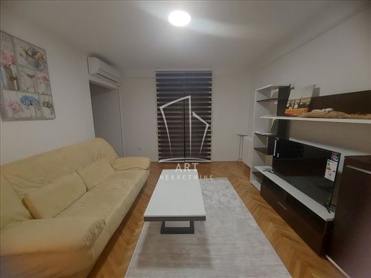 Oaza mira u srcu Beograda, elegantan 2.5 stan ID#1