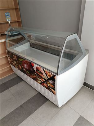 Rashladne vitrine i oprema za radnju