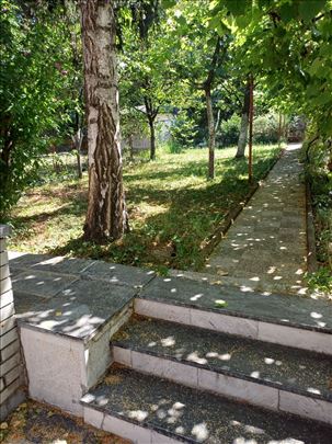 Renoviran 2.0-soban sa dvorištem