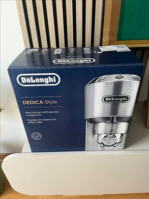 DeLonghi aparat za kafu EC 685.M