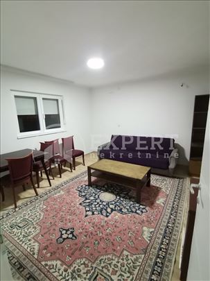 Izdaje se stan kod Mašinske ambulante, 47m2