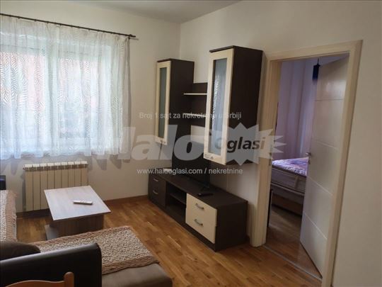 Odličan stan, Vojislava Ilića ATŠ
