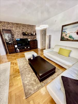 Četvorosoban dupleks na Novom Naselju