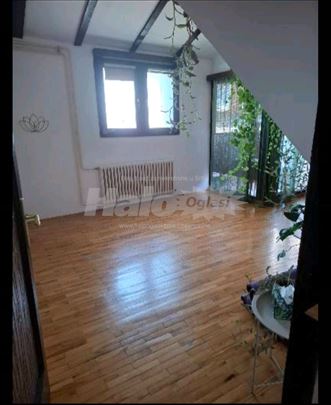 Šarmantan duplex sa velikom terasom –stan sa dušom