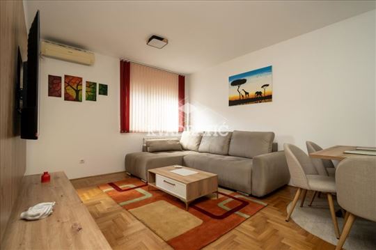 Extra stan 42m2, V,2.0,CG, nov nameštaj
