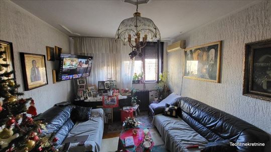 Fontana, 3.5, 71(L), delimično renoviran, useljiv