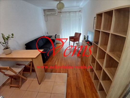 Grbavica ul. Trg Komnenskog 27 m2