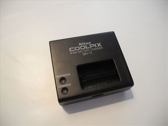 Nikon Coolpix MH-71 punjac
