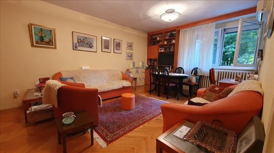 Pariske komune, jednoiposoban, odmah useljiv