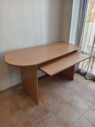Radni sto za kompjuter