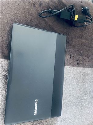 Samsung serie 300E - i3 2.1GHZ, 8gb, ssd 250gb