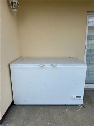 Zanussi ZCF 410 zamrzivač sandučar 411L - ispravan