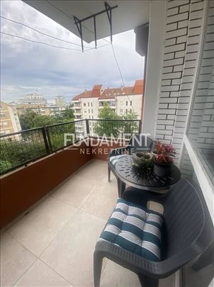 2.0 blok 34-top lokacija 76m2, renoviran, VI, cg, 