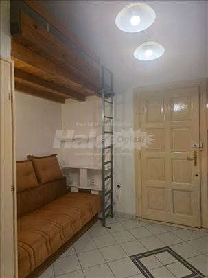 Garsonjera u strogom centru grada