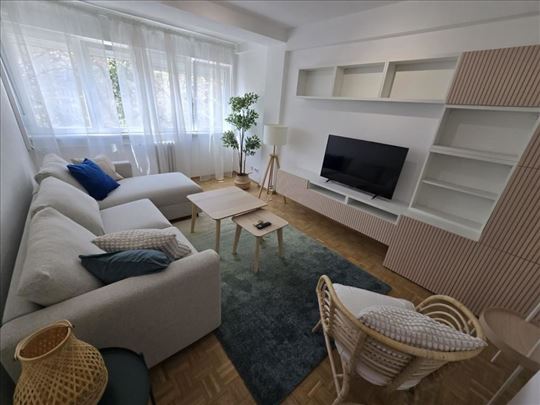 Izdaje se lux ,renoviran stan,Otona Župančiča ID#1