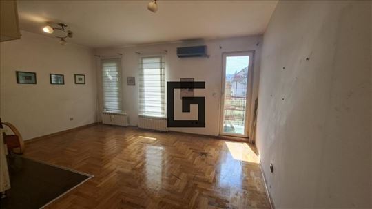 K.Brdo, 35m2, svetao, terasa ID#2651
