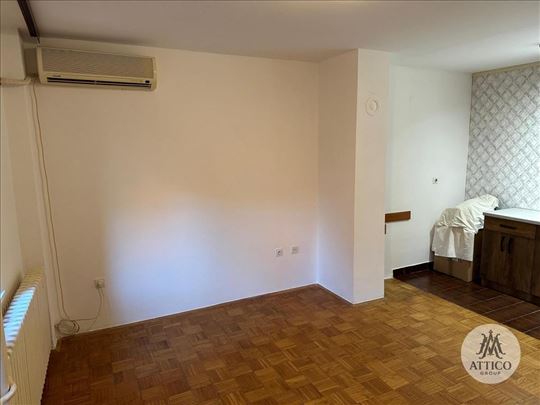 Komforna garsonjera 27m² na Novom Naselju – 1. spr