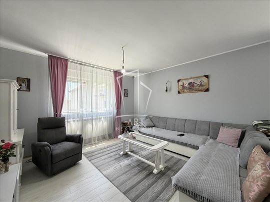 Kuća sa poslovnim prostorom ID#15714