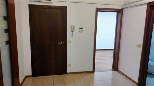 Lux poslovni prostor preko puta Zvezdinog stadiona
