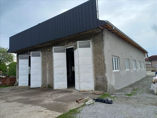 Metalna garazna vrata za halu
