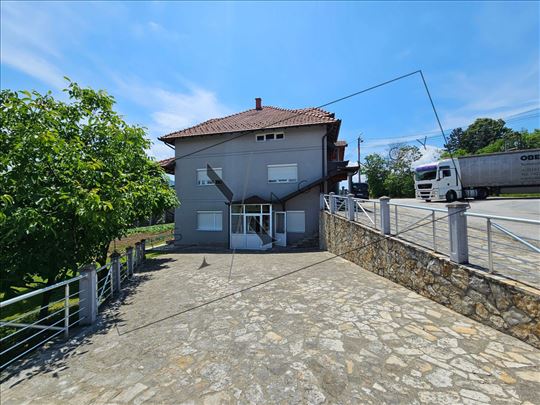 Poslovni prostor za izdavanje – Konarevo