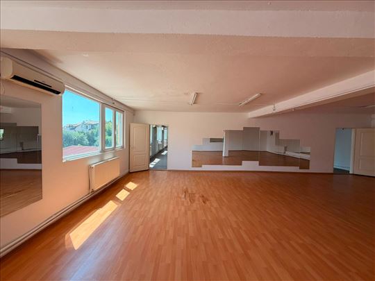 Prostor 330 m² | Zemun | Idealan