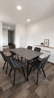 Top lokacija u Batajnici, 65m2
