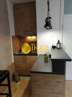 Blok 8, Novi Beograd 21m2 na odličnoj lokaciji